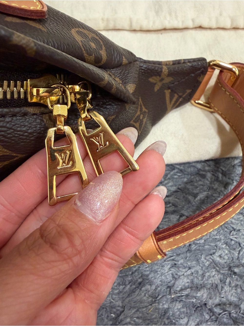 Louis Vuitton Bumbag Monogram OG - Picture 9 of 17